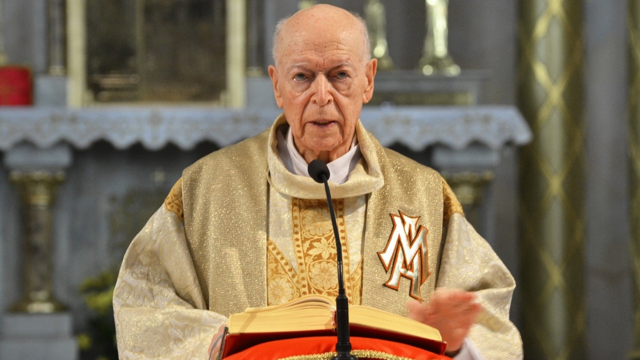 Padre de 103 anos morre enquanto rezava Ave Maria no Rio de Janeiro