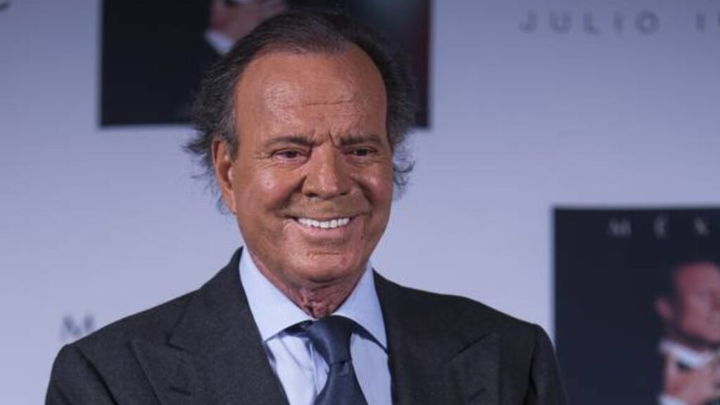 Julio Iglesias nega acusações de abuso por ex-funcionárias