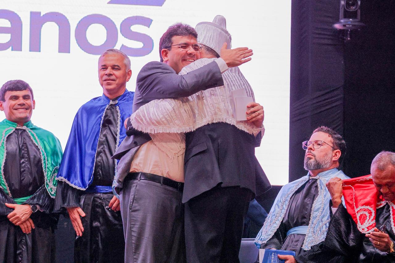 Nova gestão da Uespi é empossada com foco na continuidade dos investimentos e no fortalecimento do ensino