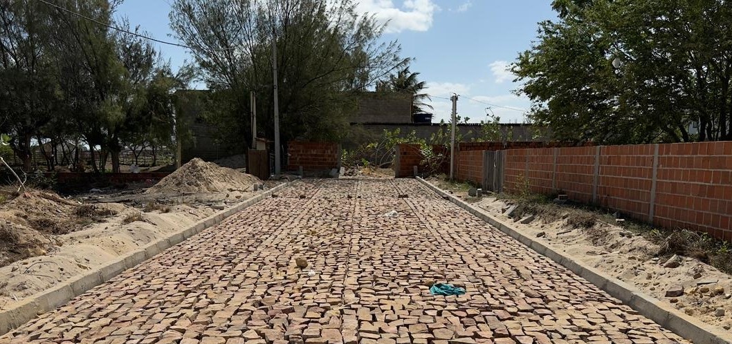 Idepi avança na pavimentação de vias urbanas em Luís Correia; obra deve ser concluída em abril