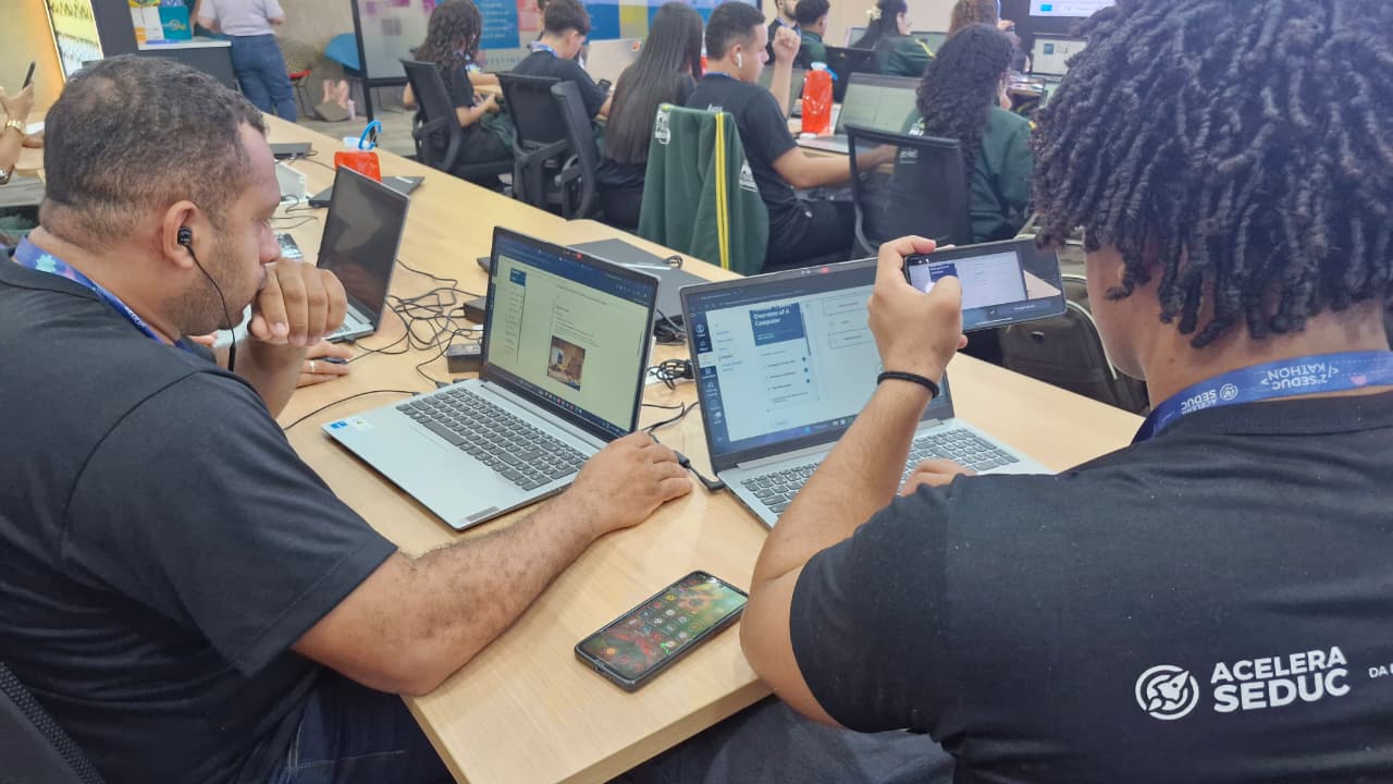 Em Singapura, intercambistas do programa Do Piauí para o Mundo aprendem sobre segurança cibernética