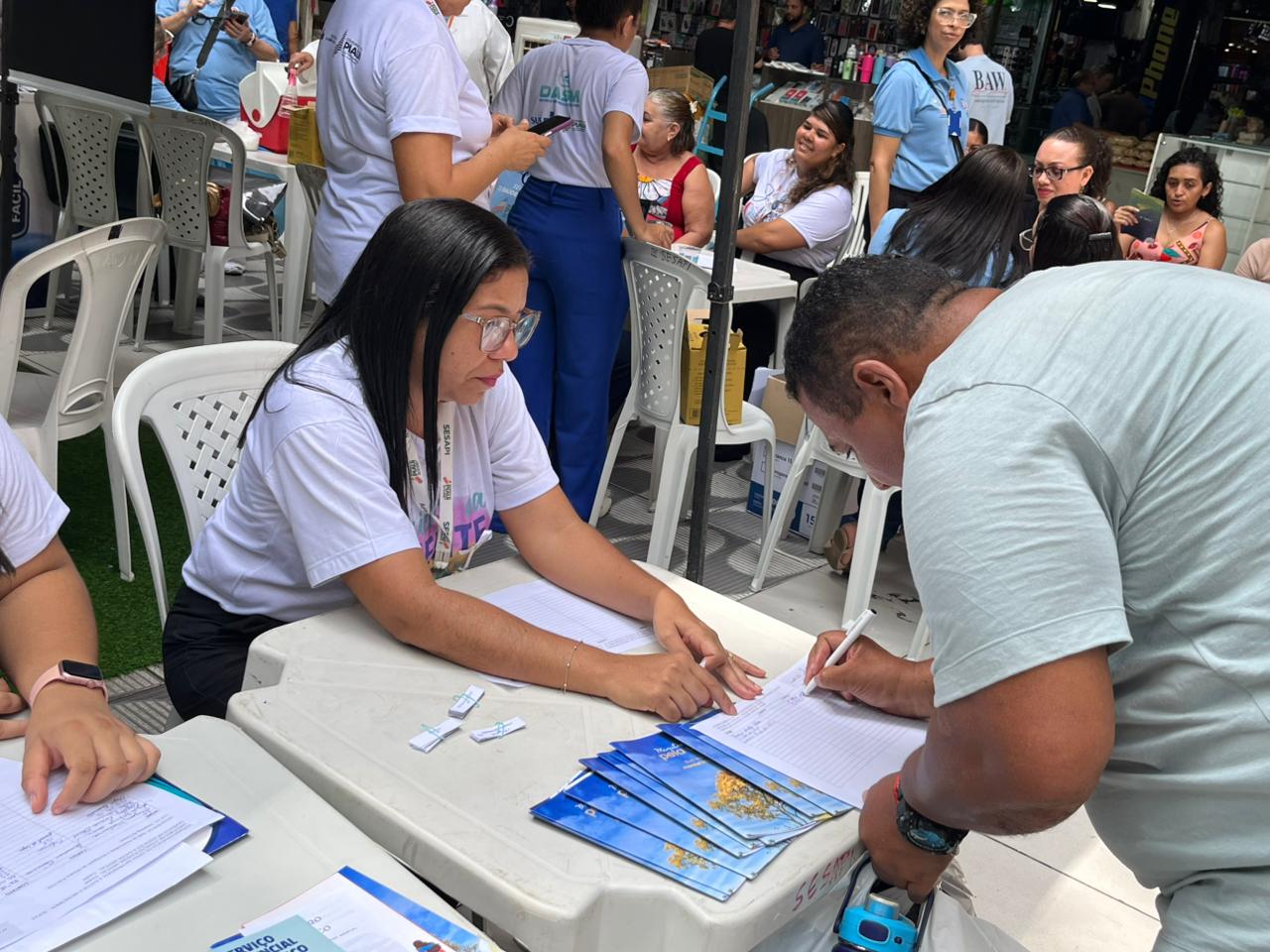 Sesapi leva ações do Janeiro Branco a trabalhadores do Shopping da Cidade