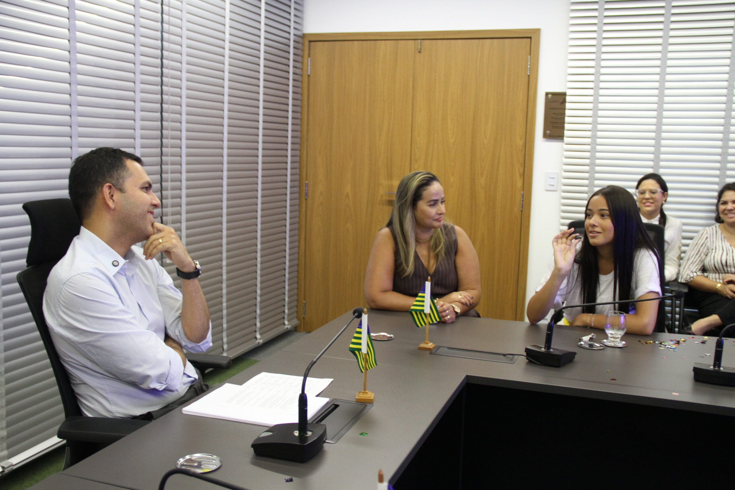 Seduc celebra aprovação de estudantes da rede estadual em universidades de todo o país