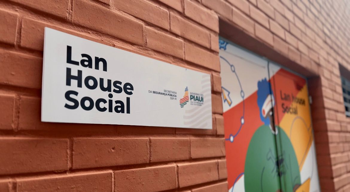 Na Lan House Social, cidadãos aprendem a usar o Gov.pi Cidadão e passam a resolver serviços sem sair de casa