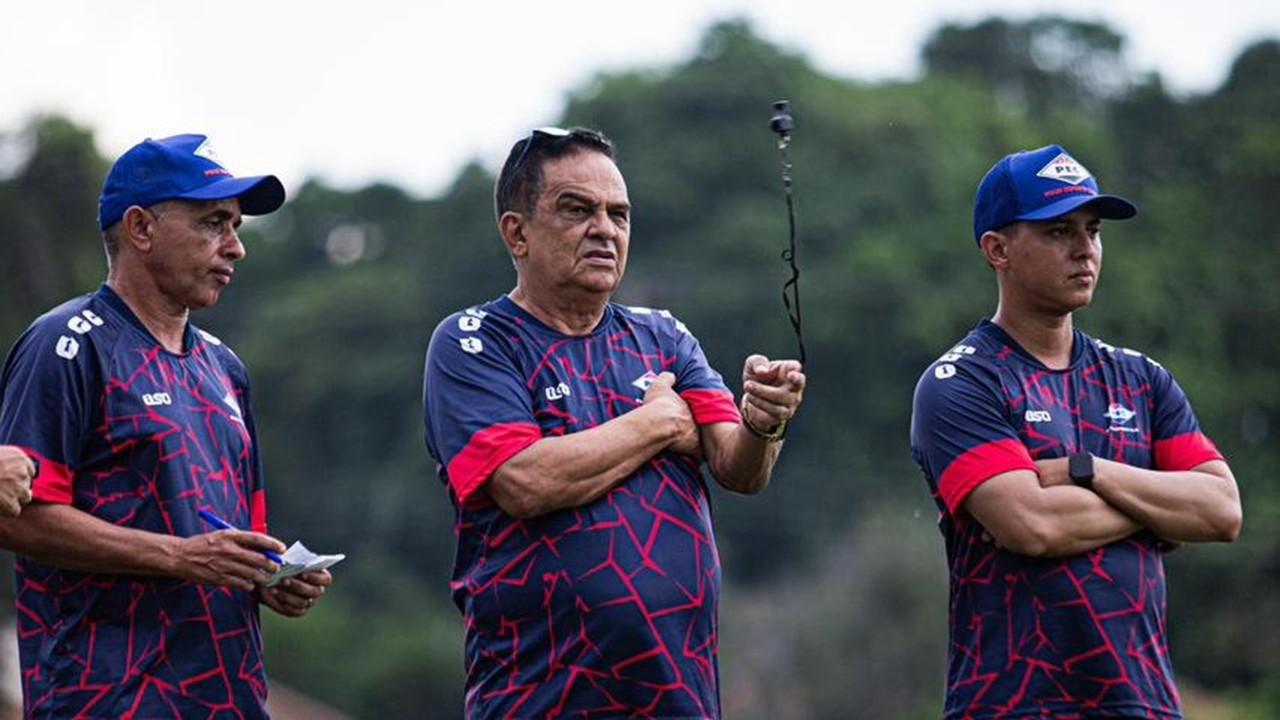 Piauí anuncia saídas do técnico Francisco Diá e do executivo Almir Dionísio