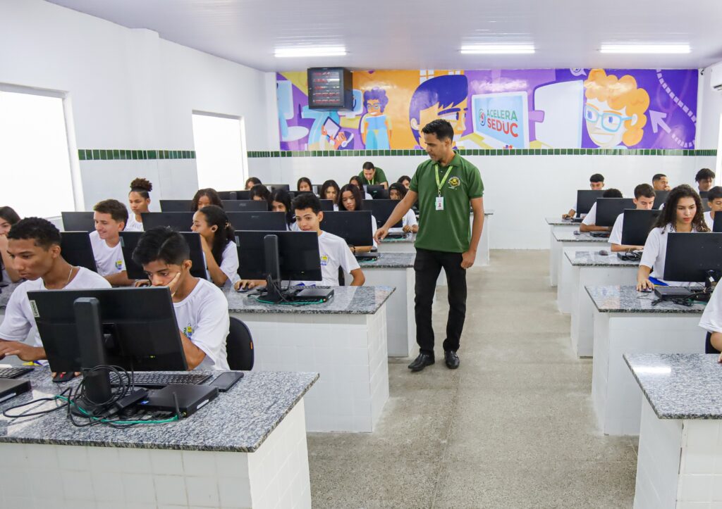 Rafael indica tecnologia como eixo prioritário para impulsionar políticas públicas e formação profissional no Piauí