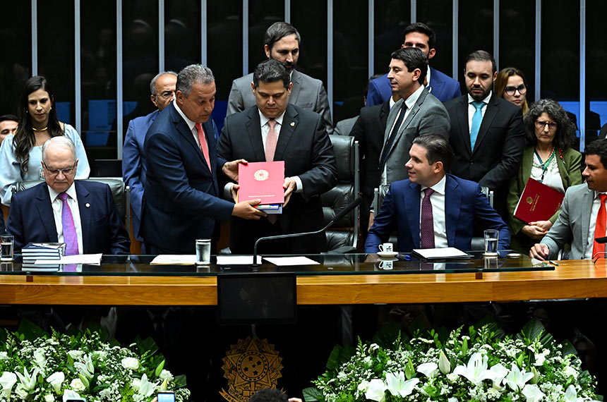 Executivo faz balanço positivo e prioriza segurança e fim da escala 6x1 em 2026