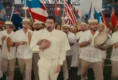Na maior festa dos EUA, latinos mandam recado ao regime Trump