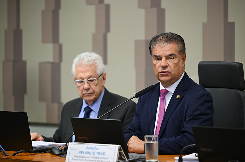 Pedido de vista adia votação de relatório sobre acordo Mercosul–União Europeia