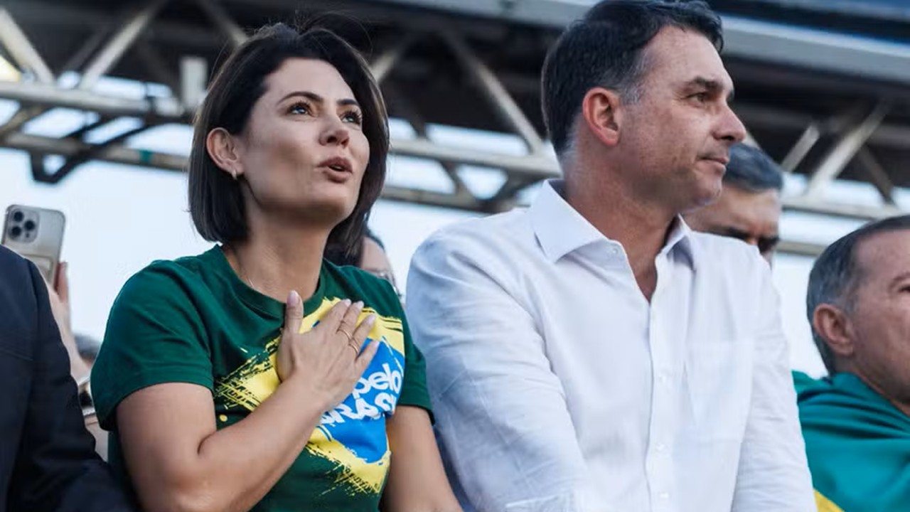 IMPASSE FAMILIAR: Michelle decidiu que não participará da campanha de Flávio Bolsonaro