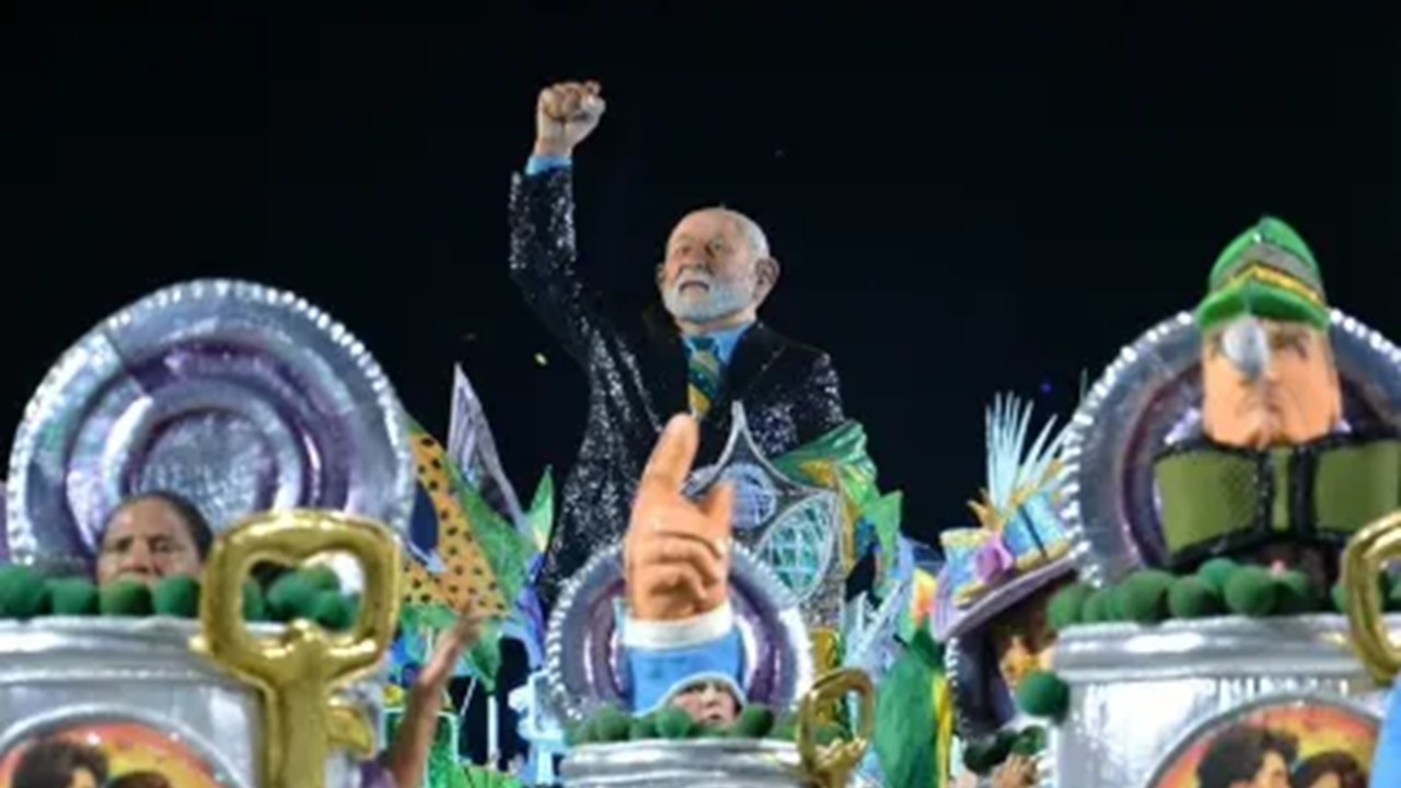 O desfile da Acadêmicos de Niterói e a homenagem a Lula