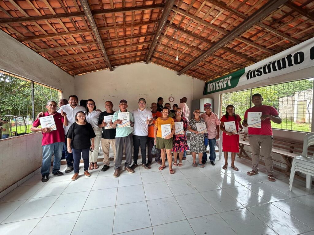 Interpi realiza entrega de títulos definitivos de terra à comunidade Mundo Novo, em Teresina