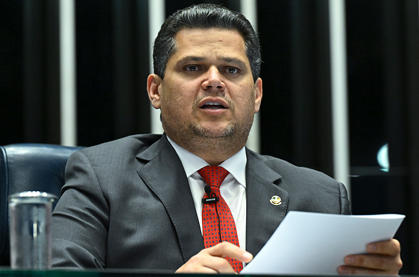 Davi Alcolumbre manifesta solidariedade aos habitantes de Juiz de Fora e Ubá