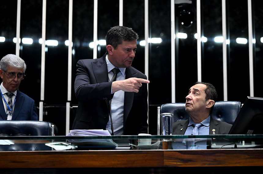 Vai à promulgação acordo de defesa entre Brasil e Eslovênia