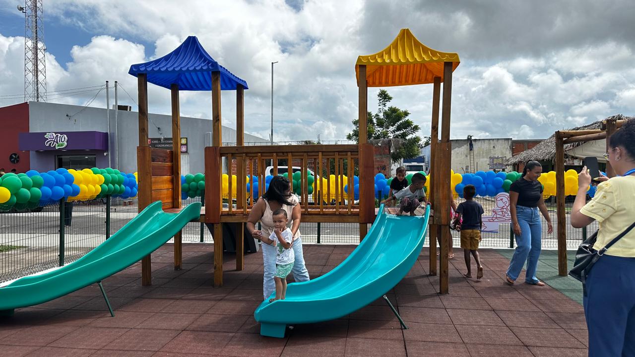 Lagoa do Piauí ganha brinquedopraça e fortalece políticas para a primeira infância