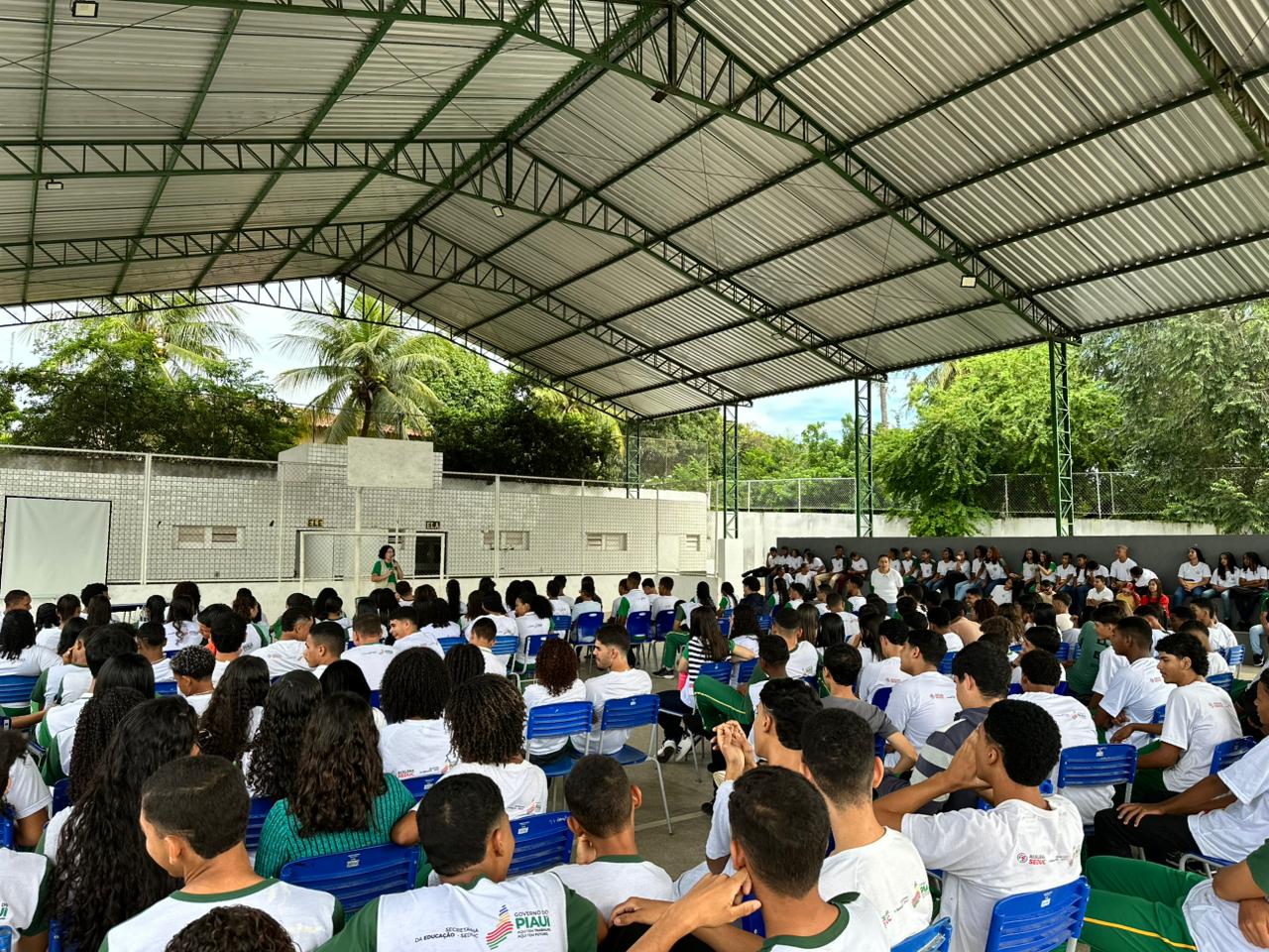 Semarh Itinerante entrega 3,6 mil mudas em ações do Pró-Verde nas escolas
