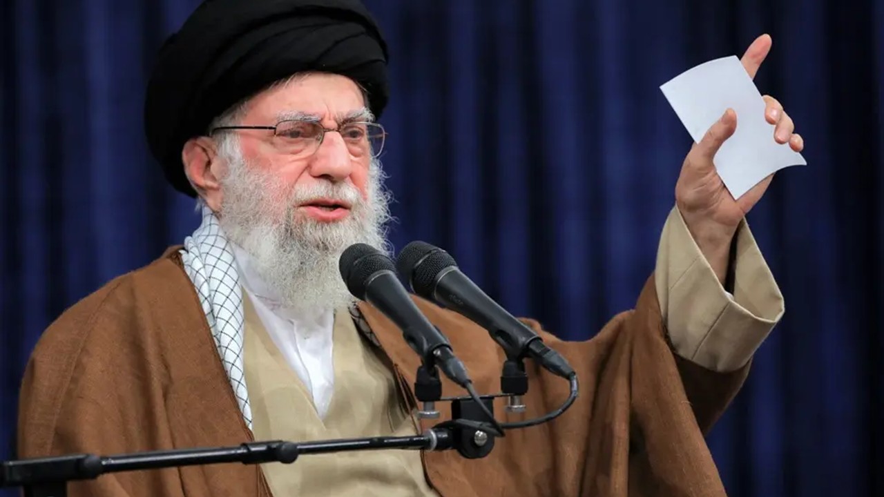 Irâ confirma o assassinato do líder supremo aiatolá Ali Khamenei