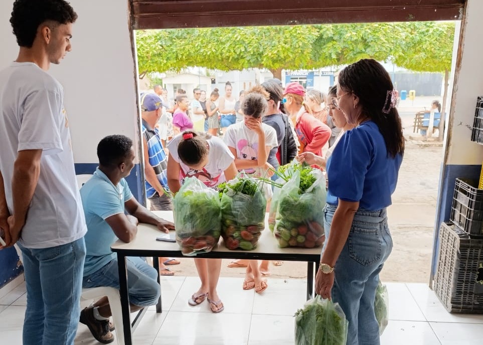Programa de Alimentação Saudável entrega 100 toneladas de alimentos a 6 mil famílias em fevereiro