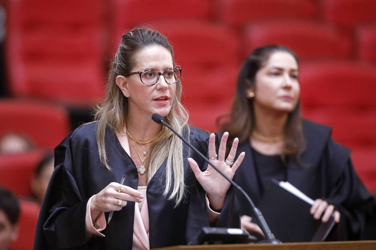Ex-advogada de Lula é contratada para equipe de campanha de Flávio Bolsonaro