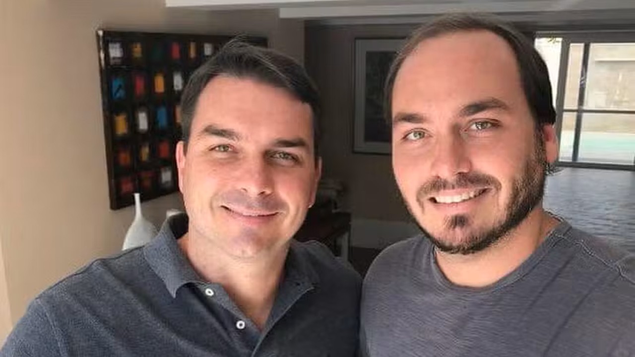 Poder a qualquer custo: Carlos e Flávio Bolsonaro flertam com intervenção dos EUA no Brasil