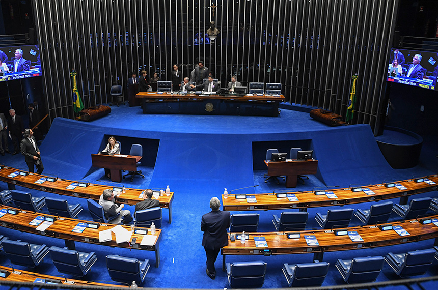 Proteção à mulher e prevenção ao câncer estão na pauta desta quarta