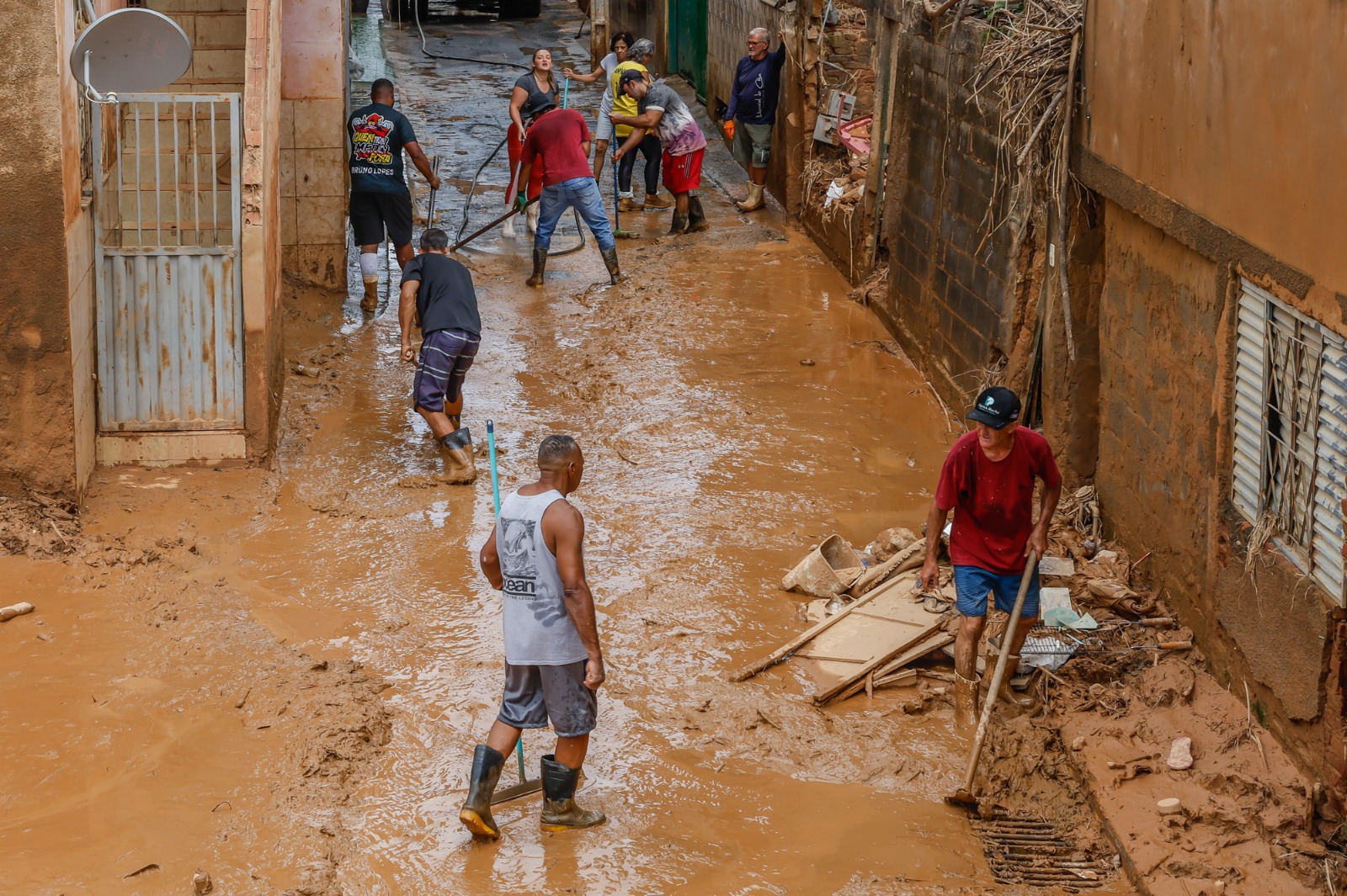 MP garante apoio de R$ 7,3 mil a atingidos por chuvas em Minas