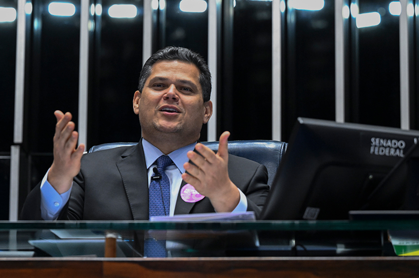Davi parabeniza TV Senado por documentário exibido na Tela Quente