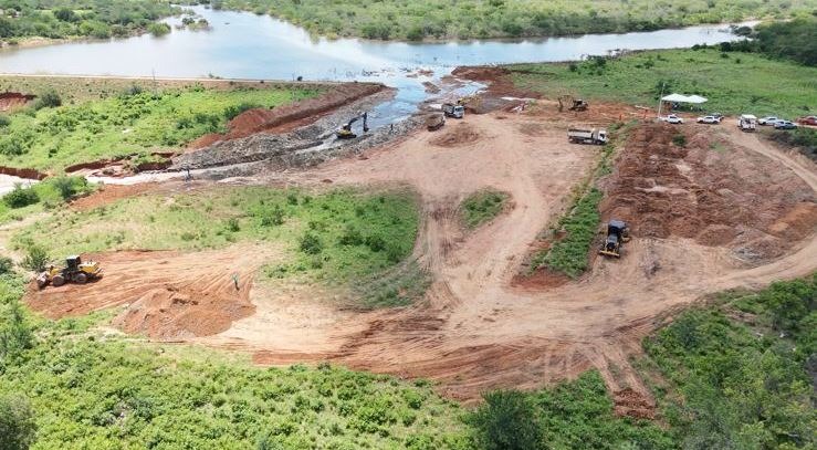Famílias deixam área de risco na Barragem do Campestre, no Piauí