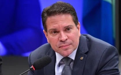 Após caso Ramagem, Brasil cogita expulsar agentes americanos