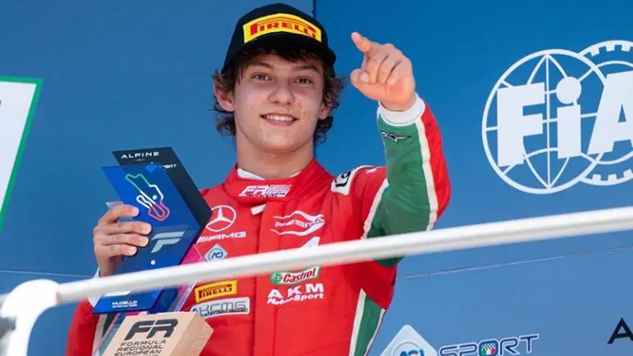 Antonelli, com apenas 19 anos, quebra recorde de Vettel e conquista pole histórica no GP da China