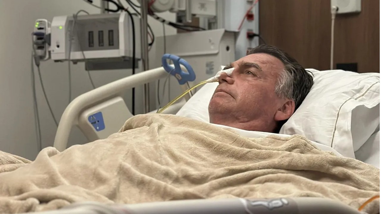 Broncopneumonia, fragilidade e vitimização: Bolsonaro doente, mas pronto para receber emissário de Trump