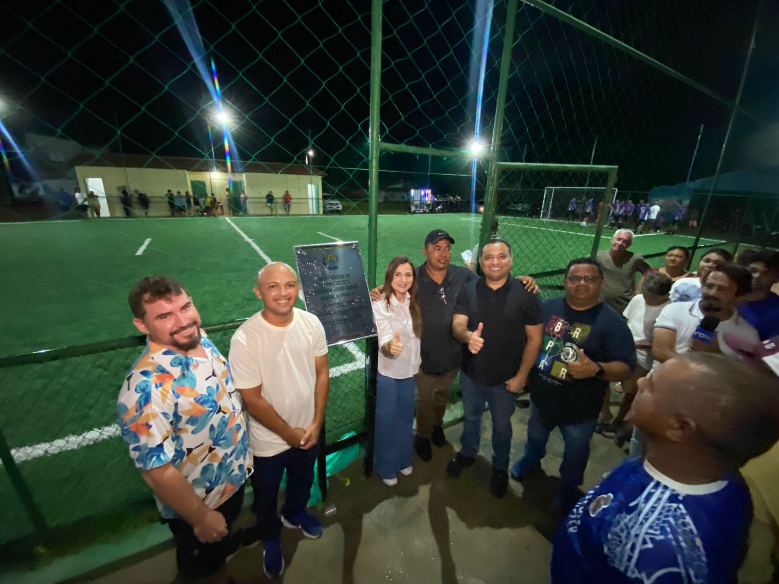Governo do Estado inaugura campo society em Cajueiro da Praia