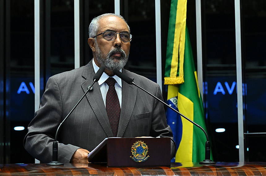 Paim volta a defender redução da jornada de trabalho e fim da escala 6x1
