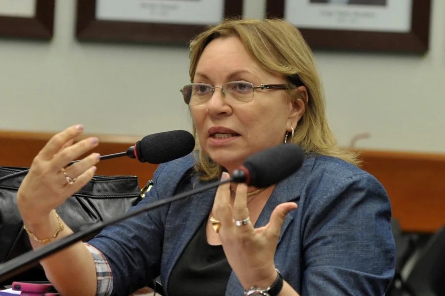 Deputada do MDB é alvo da PF em nova ação contra fraudes no INSS