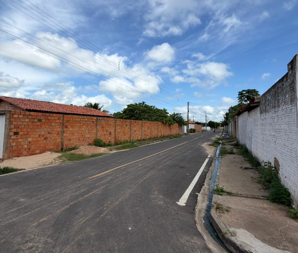 Moradores de Piripiri comemoram entrega de obras de pavimentação executadas pelo OPA