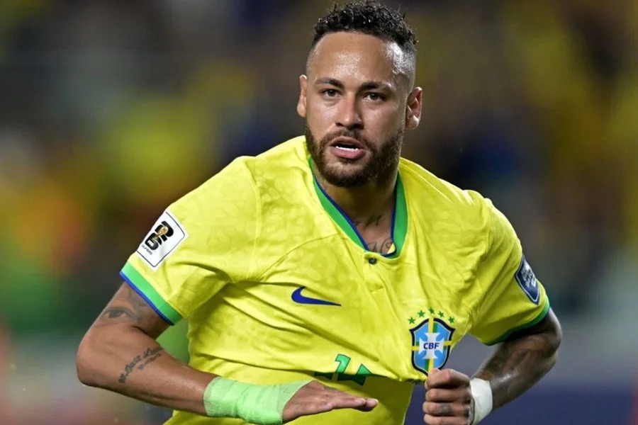 Neymar reage com tristeza após ficar fora da lista da Seleção