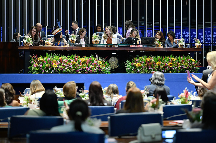 Senado lança 'Guia da Candidata' para orientar mulheres nas eleições