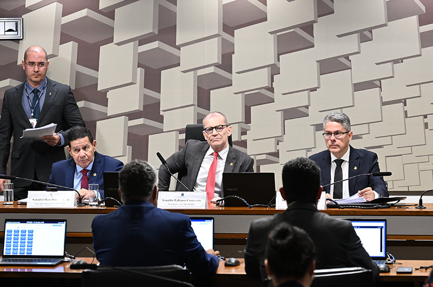 CPI do Crime convoca ex-noiva de Vorcaro e rejeita Valdemar da Costa Neto