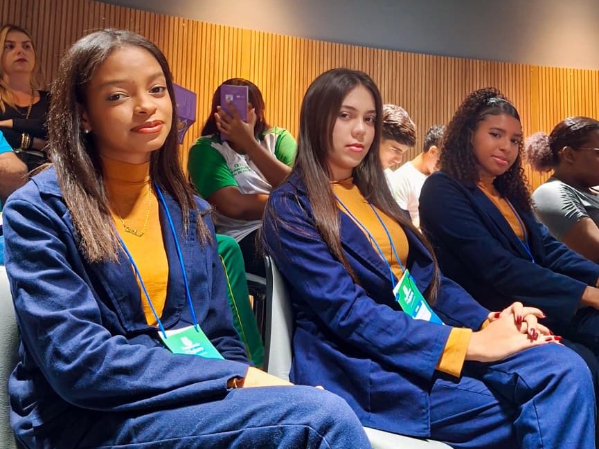Estudantes da rede estadual se destacam no Parlamento do Futuro e são homenageadas em Picos