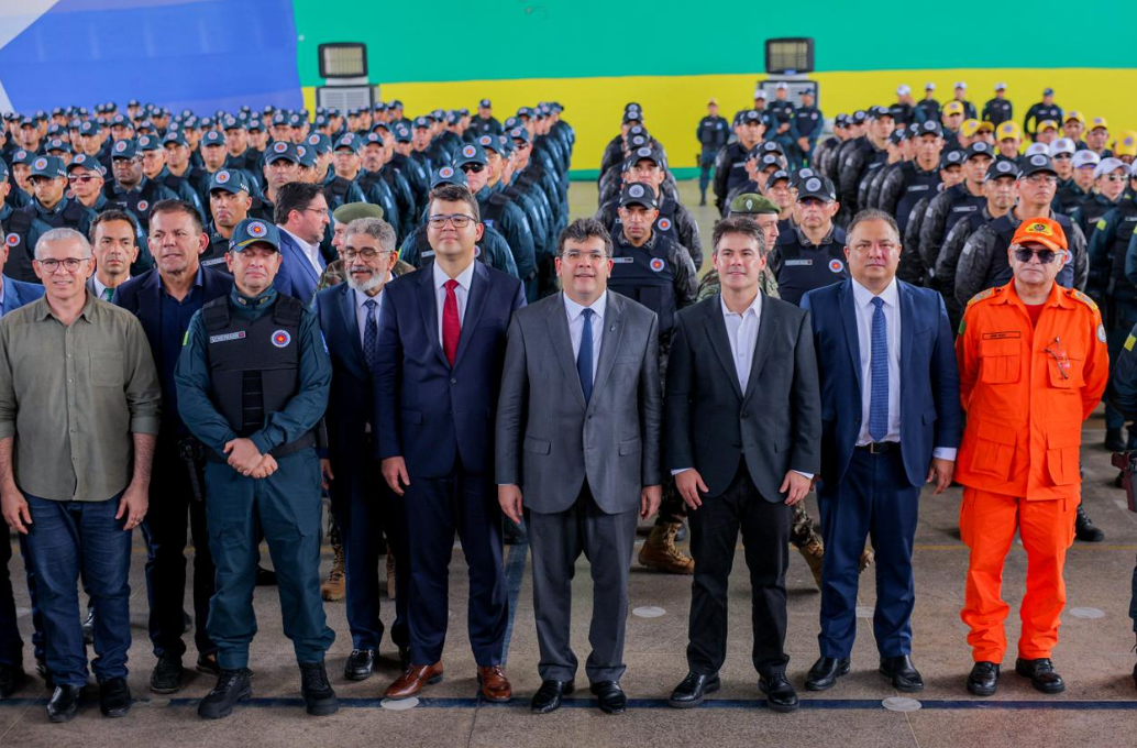 Piauí investe R$ 23 milhões em armamentos, motocicletas e apresenta novo fardamento da PM