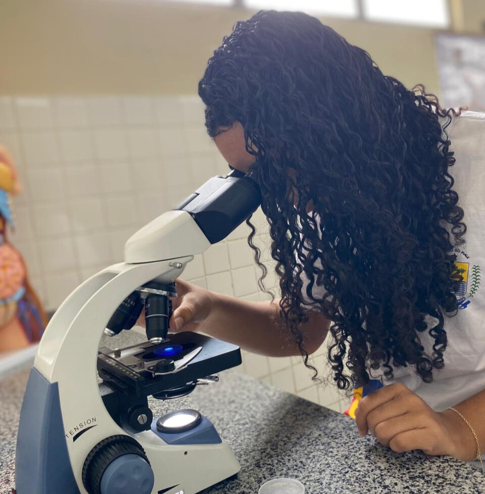 Governo do Estado moderniza laboratórios de Ciências em escolas de todo o Piauí