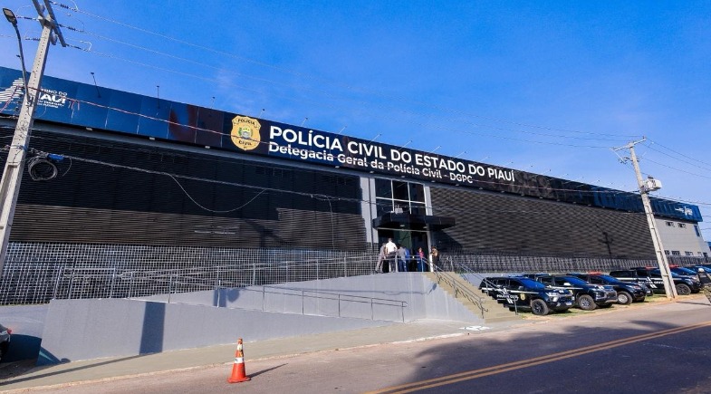 Servidora atacada em delegacia de Teresina segue grave na UTI