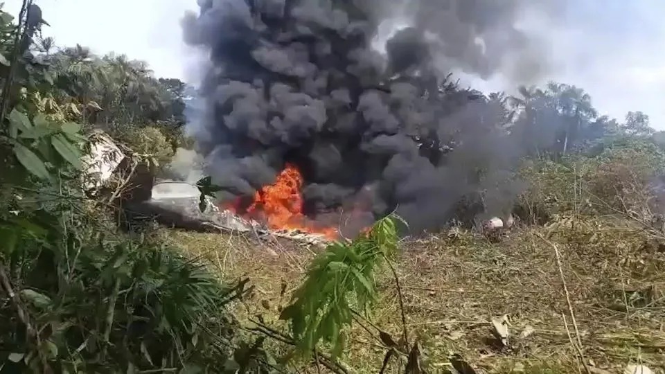 Queda de avião militar na Colômbia deixa 66 mortos