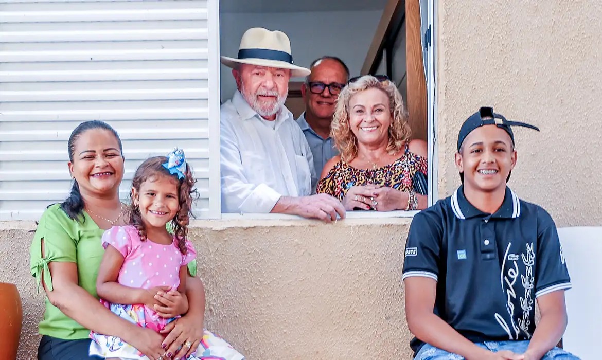 Minha Casa, Minha Vida: Lula entrega 2,2 mil moradias
