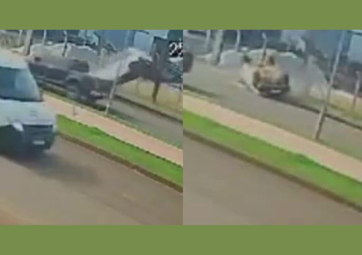 VÍDEO: carro estacionado “capota sozinho”