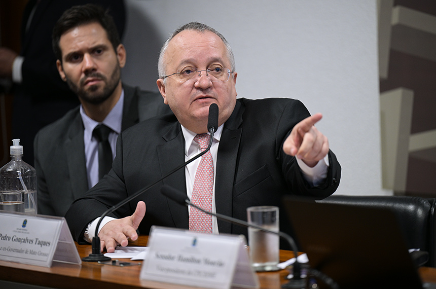 Ex-governador de MT acusa Master de coordenar fraudes em consignados