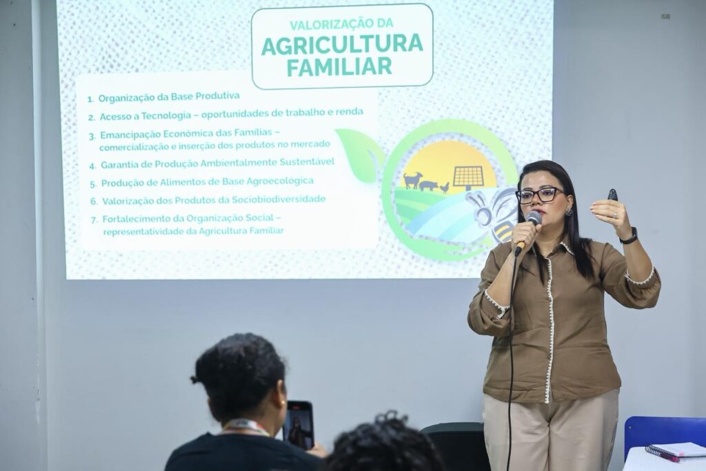 SAF destaca ações de sustentabilidade na agricultura familiar para estudantes e professores da Uespi