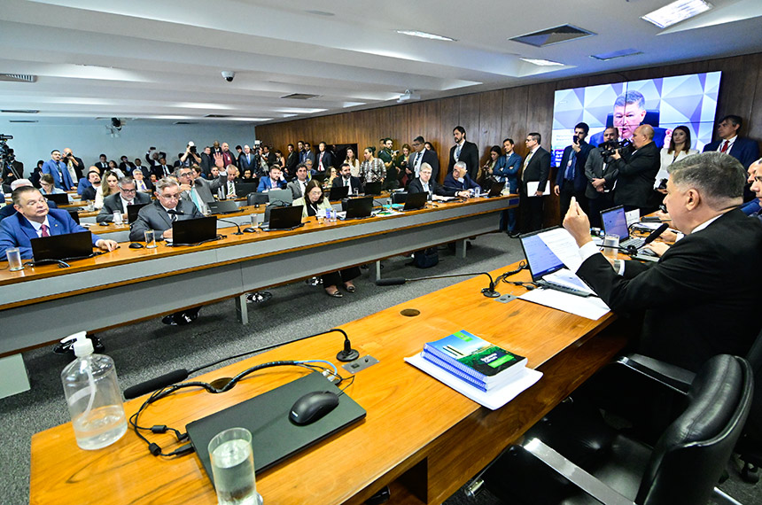 CPMI do INSS aprova mais uma convocação e quebra de sigilo