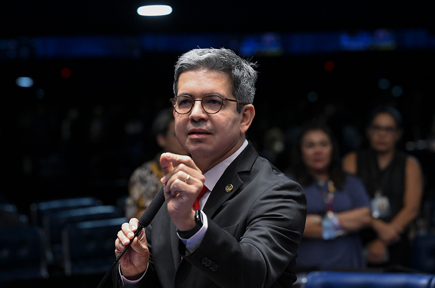 LDO: vai à sanção ajuste para nova licença-paternidade e apoio à reciclagem