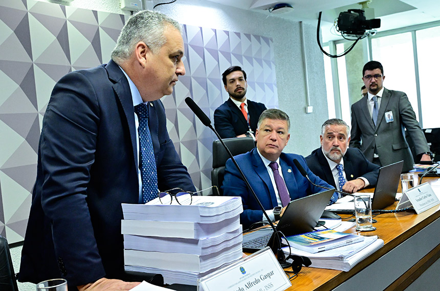 Com mais de 4 mil páginas, relatório da CPMI pode ser votado nesta sexta